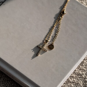 Kreuzkette aus Edelstahl  Frauen minimalistisch Gold Jesus Strass