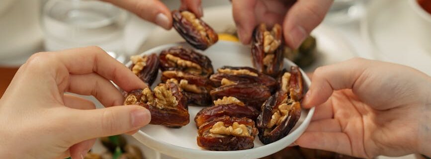 people on dinner during ramadan